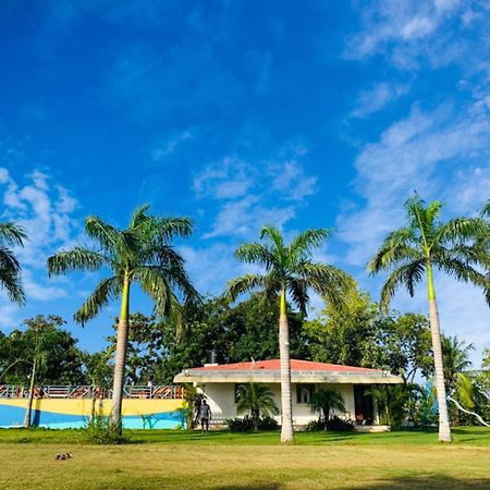 Srk Farm And Resort Anjār 외부 사진