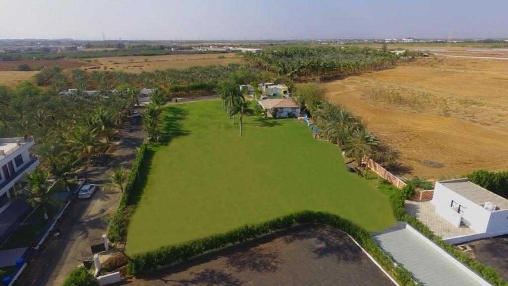 Srk Farm And Resort Anjār 외부 사진