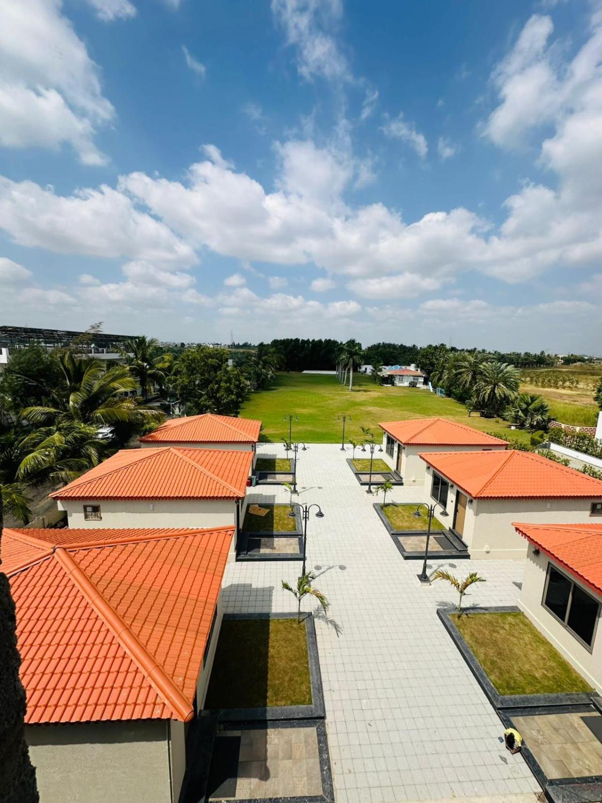 Srk Farm And Resort Anjār 외부 사진